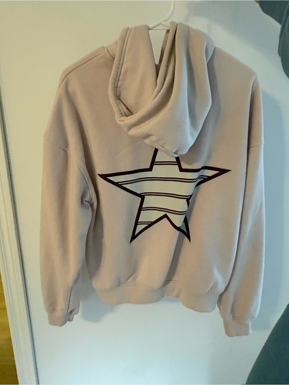 Women' pink Crewneck Hoodie with Star Graphic